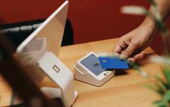 Nessun obbligo di POS per l'associazione sotto i 50.000 euro che organizza fiere e mostre